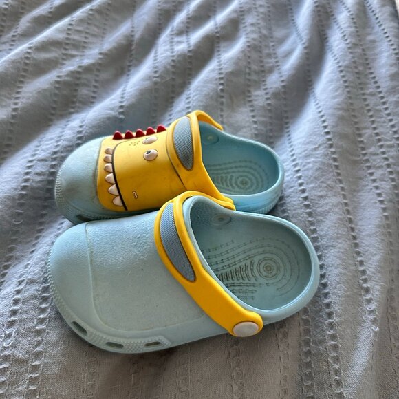 Toddler Off Brand Crocs Shoes Size 8c Little Monster - Picture 3 of 5